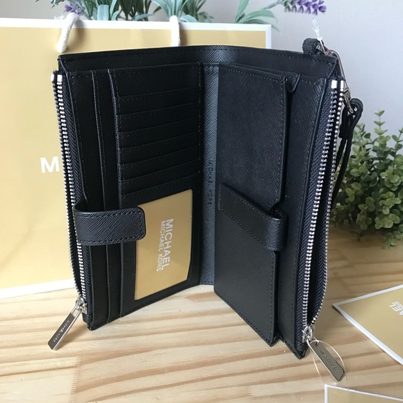 Michael Kors Wallet🎈🎈 - Picture 5 of 6